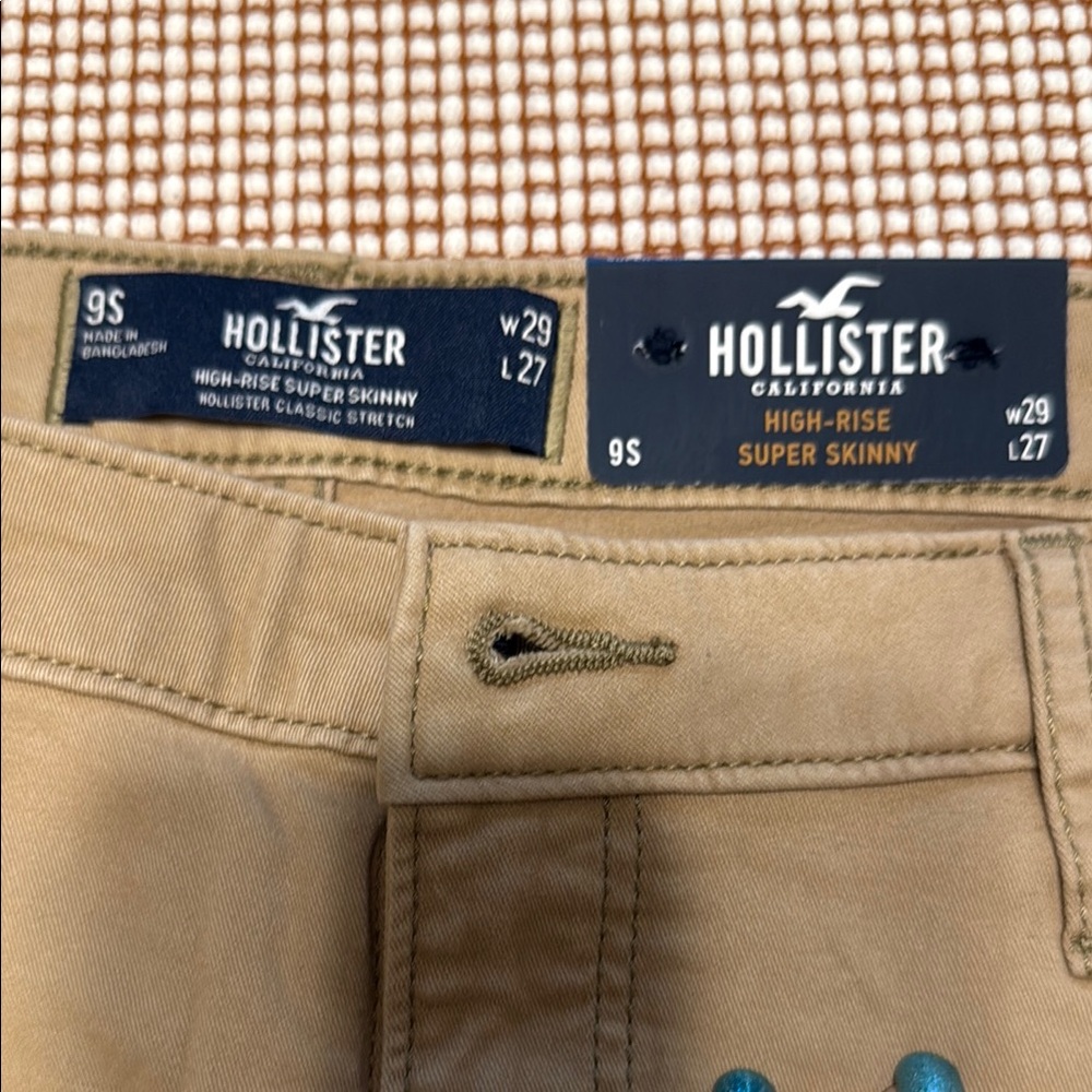 Hollister women’s Tan High-Rise Super Skinny Pants